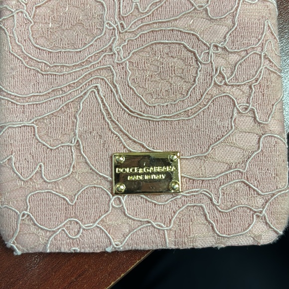 Beautiful dolce and gabbana Samsung case - Picture 3 of 3